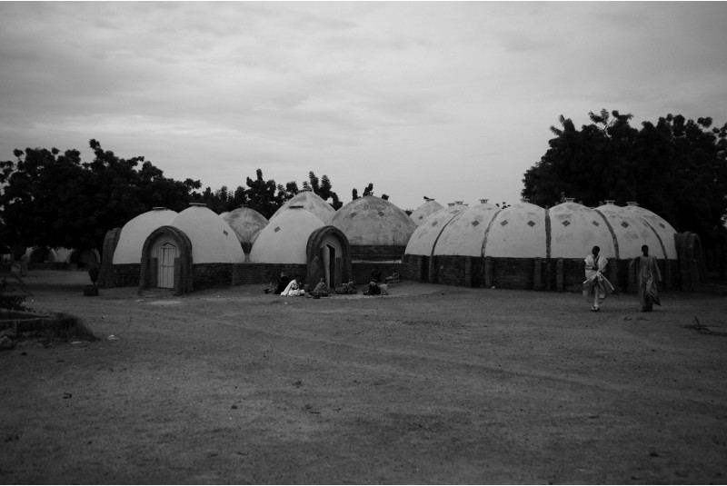 Fig. 3
Fabrizio Car&ograve;la, Ospedale a
Ka&eacute;di, Mauritania. (Di A. Doucet
- Opera propria, CC BY-SA 3.0,
https://commons.wikimedia.org/
w/index.php?curid=9819721).