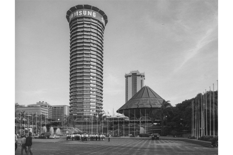 Fig. 6
Karl H. Nostvik, KICC-Centro
conferenze internazionale a Nairobi,
Kenya 1966-1973. (Di Herz
2022).