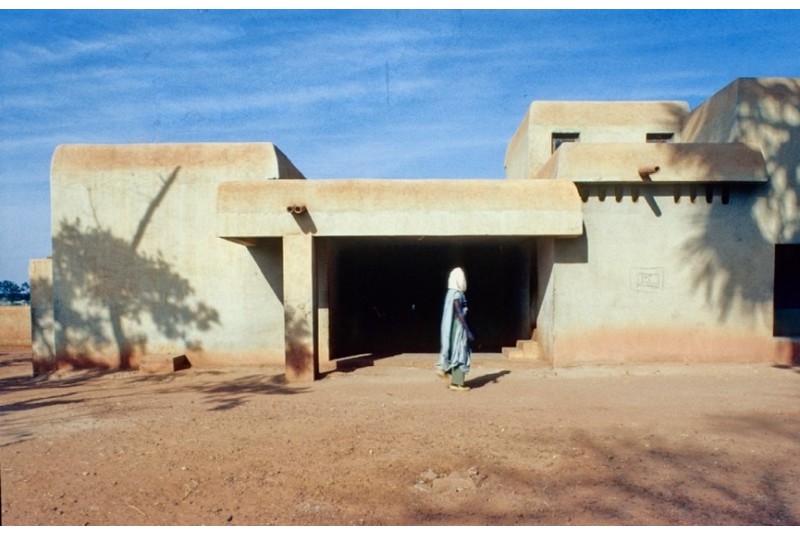 Fig. 2b
André Ravéreau, Centro di sanità
di Mopti, 1970-74 (da Aga
Khan Trust for Culture, Genève). Fig. 2b
André Ravéreau, Centro di sanità
di Mopti, 1970-74 (da Aga
Khan Trust for Culture, Genève).