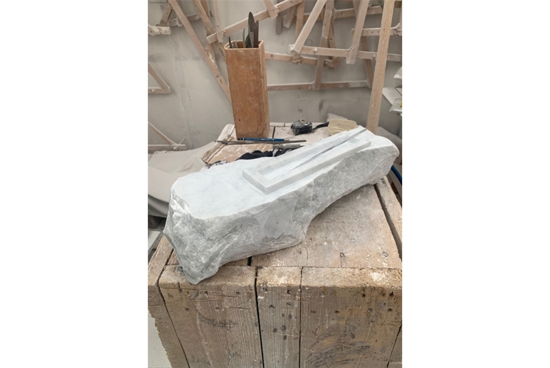 Fig. 5
Bozza del modello fisico in marmo
nel laboratorio, Massa.