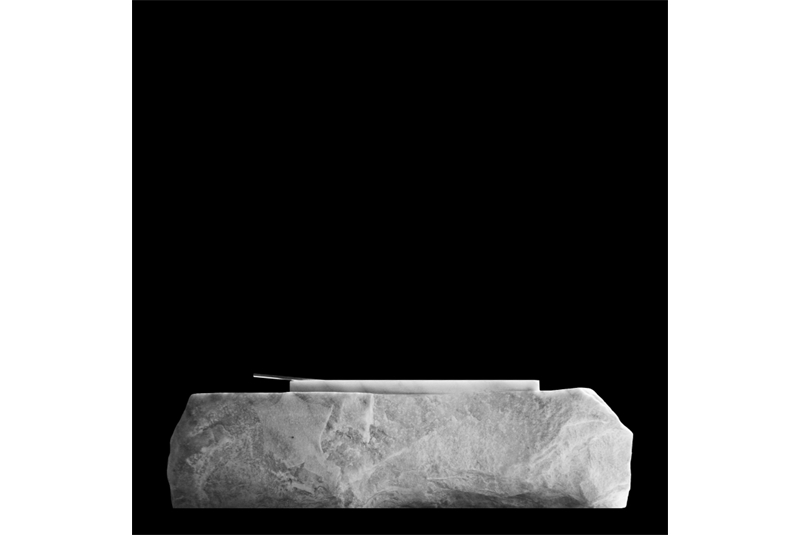 Fig. 8
Il modello in marmo nella sua
versione definitiva. Prospetto frontale.