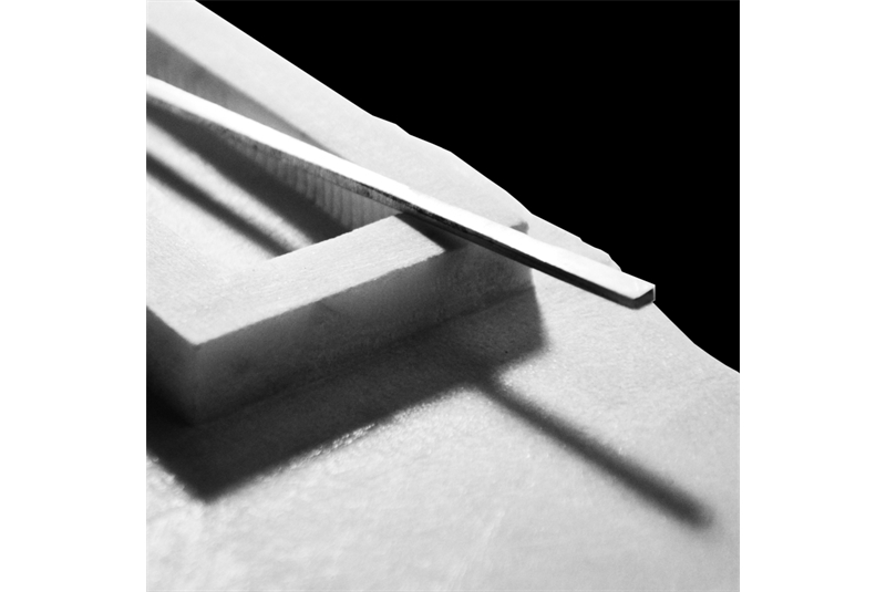 Fig. 9 Marble model of the memorial project on the corner detail; view of the structural prop.