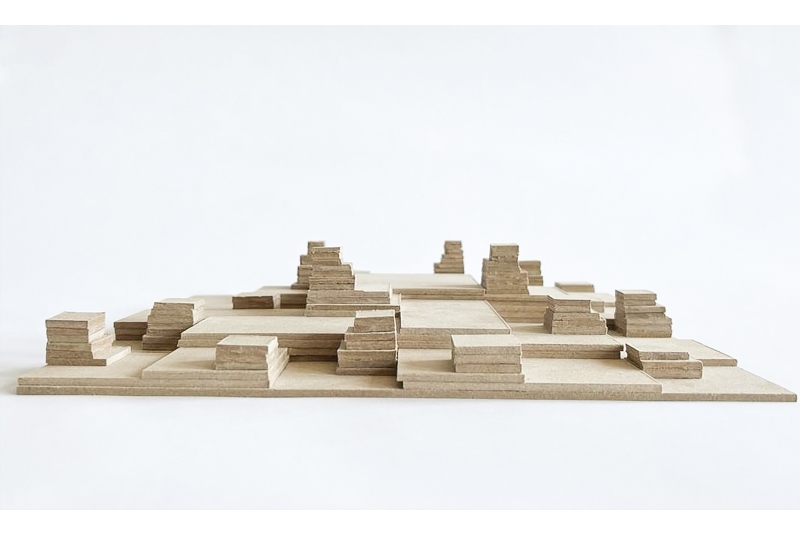 Fig. 7
Monument/memorial. Model
at 1:100 scale.