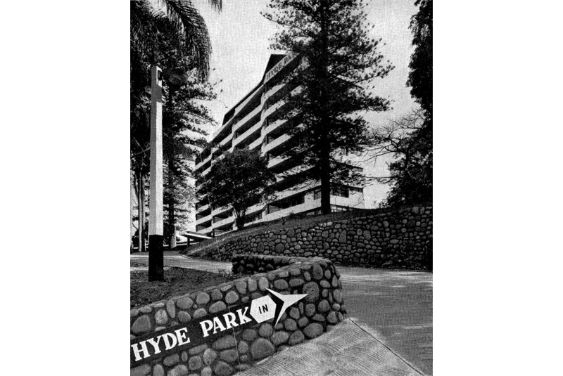 Fig. 9
Facciata principale, Edificio
Hyde Park, Durban (Architect
and Builder, novembre 1959).