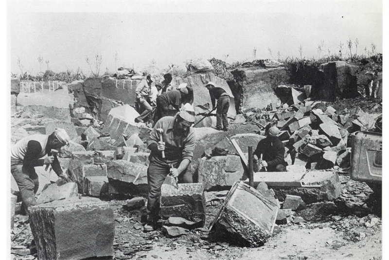 Fig. 2
The stonemasons working on the black basalt ashlars in the Mogoro quarry. Ales, March 1977.
Exhibition on the Fig. 2
The stonemasons working on the black basalt ashlars in the Mogoro quarry. Ales, March 1977.
Exhibition on the