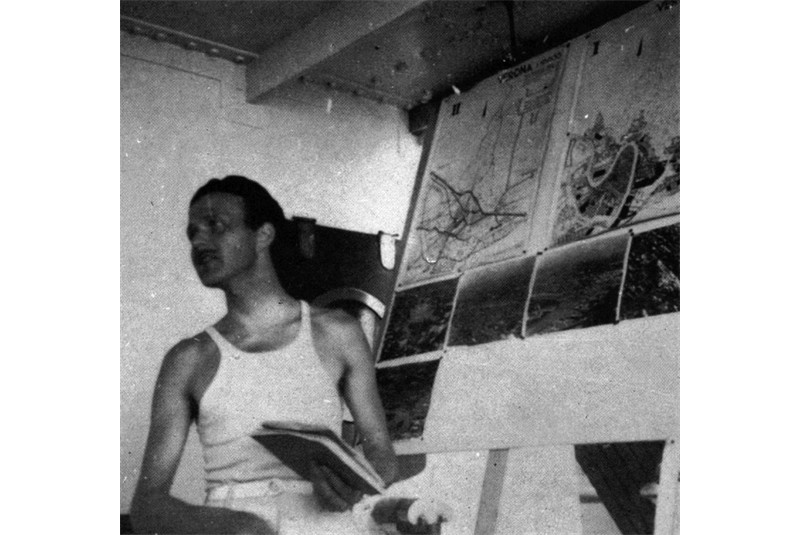 Fig. 16
Piero Bottoni on the ship Patris II presenting his studies on Verona at the 4th CIAM, 1933. (G. Consonni, L. Meneghetti, G. Tonon (eds.), Piero Bottoni opera completa, Fabbri Editori, Milan 1990, p. 85).
