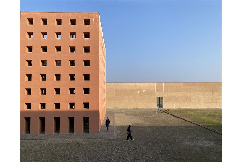 Fig. 11 - GT#1, Modena:Cimitero
di San Cataldo di Aldo Rossi,
1971-1985. Foto L. Jākobsone
(LMA), 13 gennaio 2024.