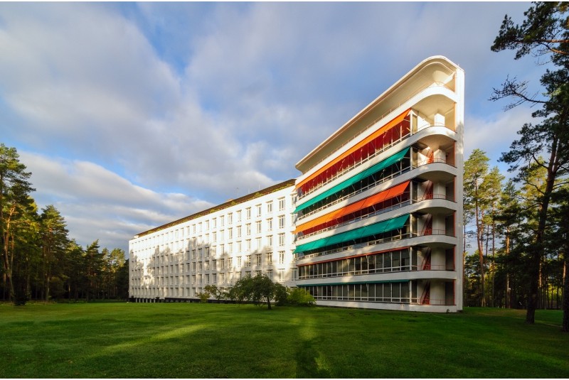 Fig. 3
A.Aalto Sanatorio Antitubercolare
di Paimio (1928-33), Vista
esterna delle camere di degenza.