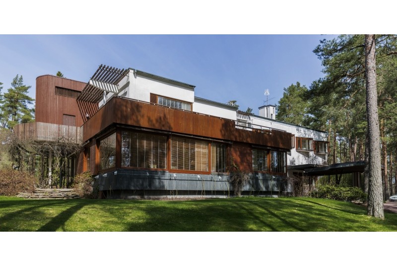 Fig. 8
A.Aalto Villa Mairea (1938-39),
Vista dell&rsquo;esterno lato ingresso.