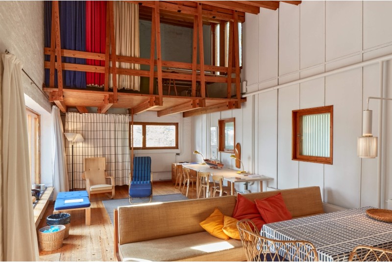 Fig. 16
A.Aalto Casa a Muuratsalo
(1952-53), Vista della zona giorno.