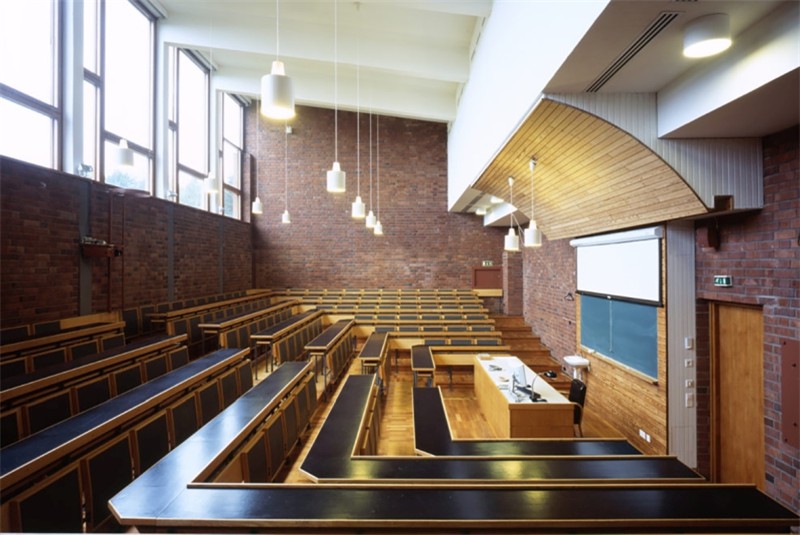 Fig. 26
A.Aalto Campus di Jyv&auml;skyl&auml;
(1951-71), Aula didattica.