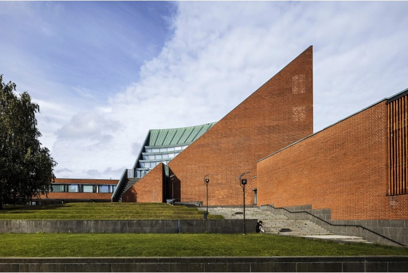Fig. 28
A.Aalto Campus di Otaniemi
(1949-70), Vista esterna.