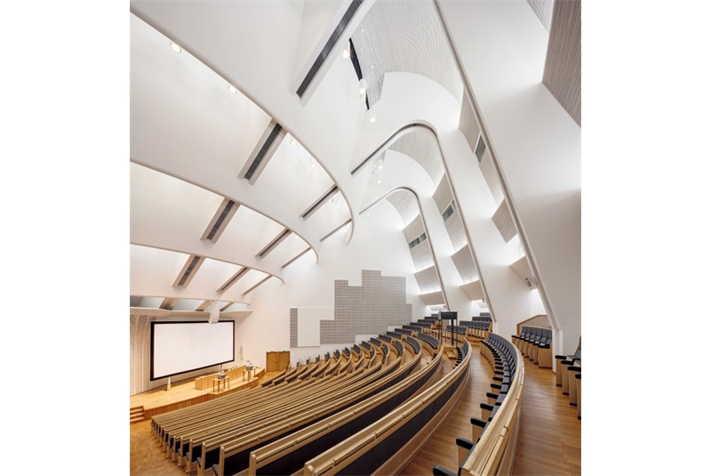 Fig. 30
A.Aalto Campus di Otaniemi
(1949-70), Vista interna auditorium.